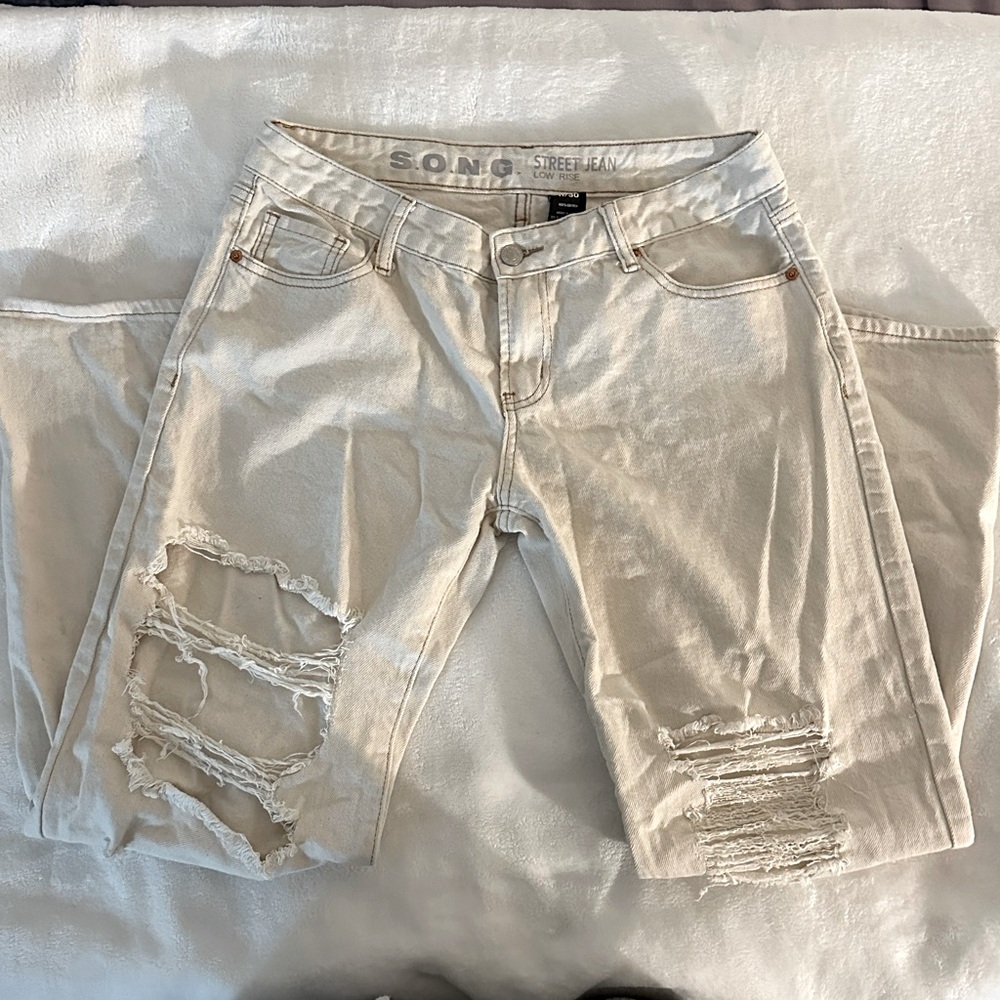 Low Rise Distressed Baggy Jean